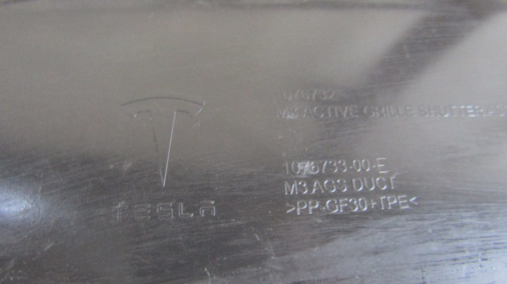 Usmjerivač zraka żaluzja TESLA 3 17-20 1076733-00-E