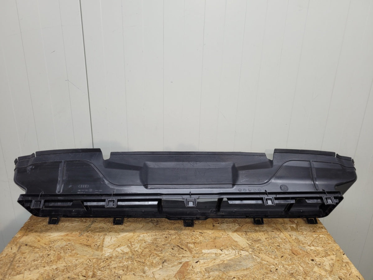 Volan wlot powietrza Audi Q8 4MN