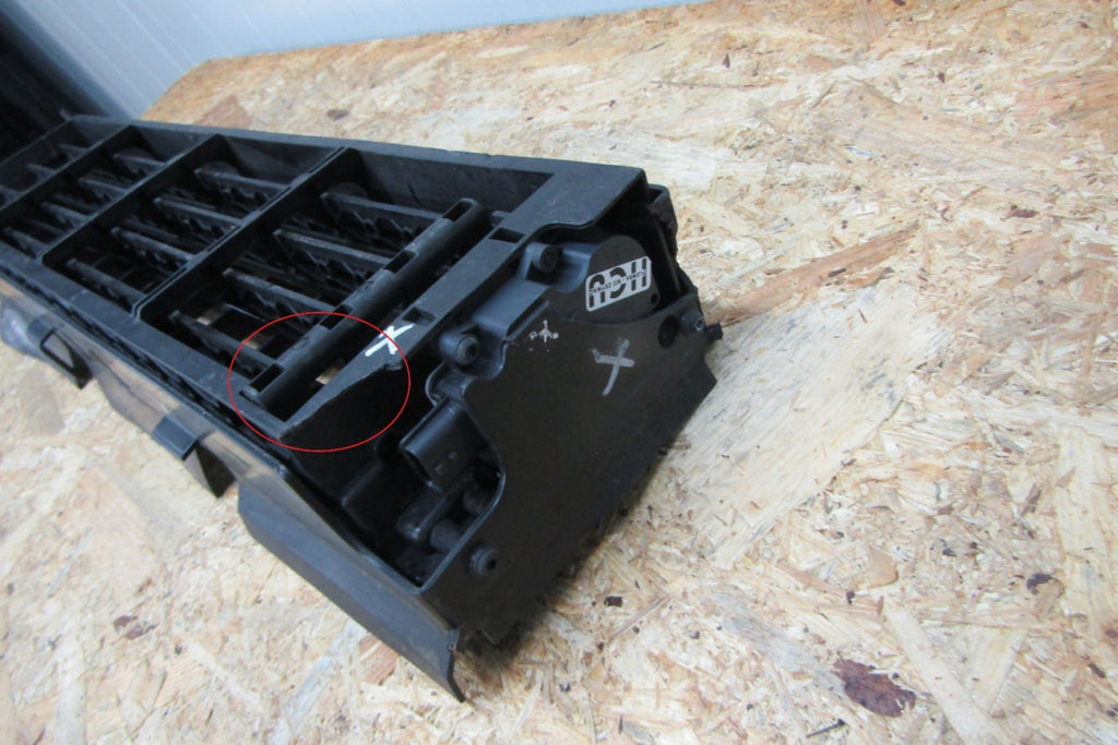 Volan roleta wlot powietrza NISSAN QASHQAI II J11 13- 62322-4EA0B