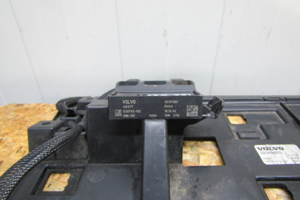 CZUJNIK PODNOSZEN KLAPY VOLVO S60 III V60 II XC40 XC60 18- 32264825