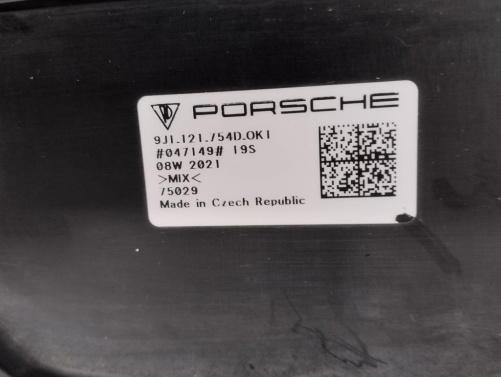 Volan roleta żaluzja powietrza desni Porsche Taycan 9J1 19-