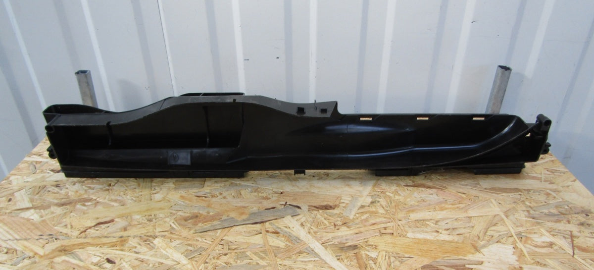 Wlot powietrza desni VW AUDI SKODA 5Q0127254B