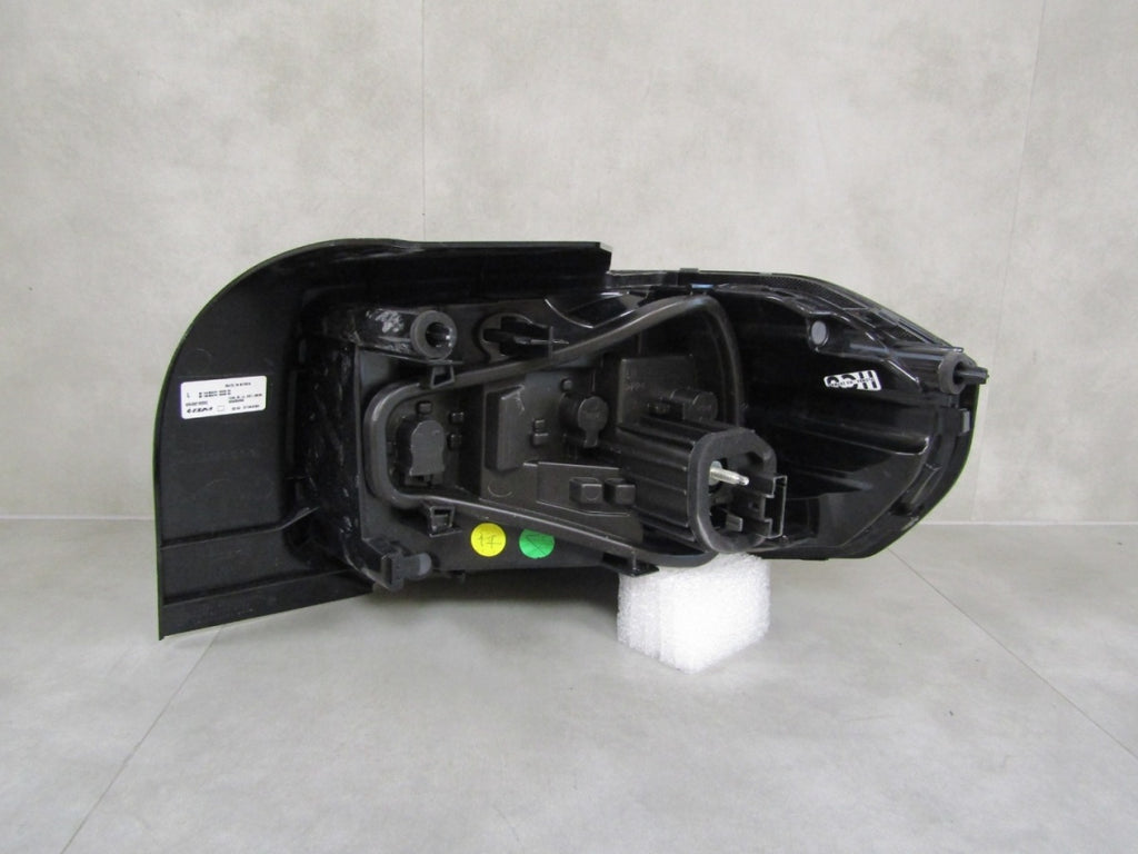 komplet lamp tylnych lijevi desni Citroen C3 IV halogen 24- 9848892180 9845602580
