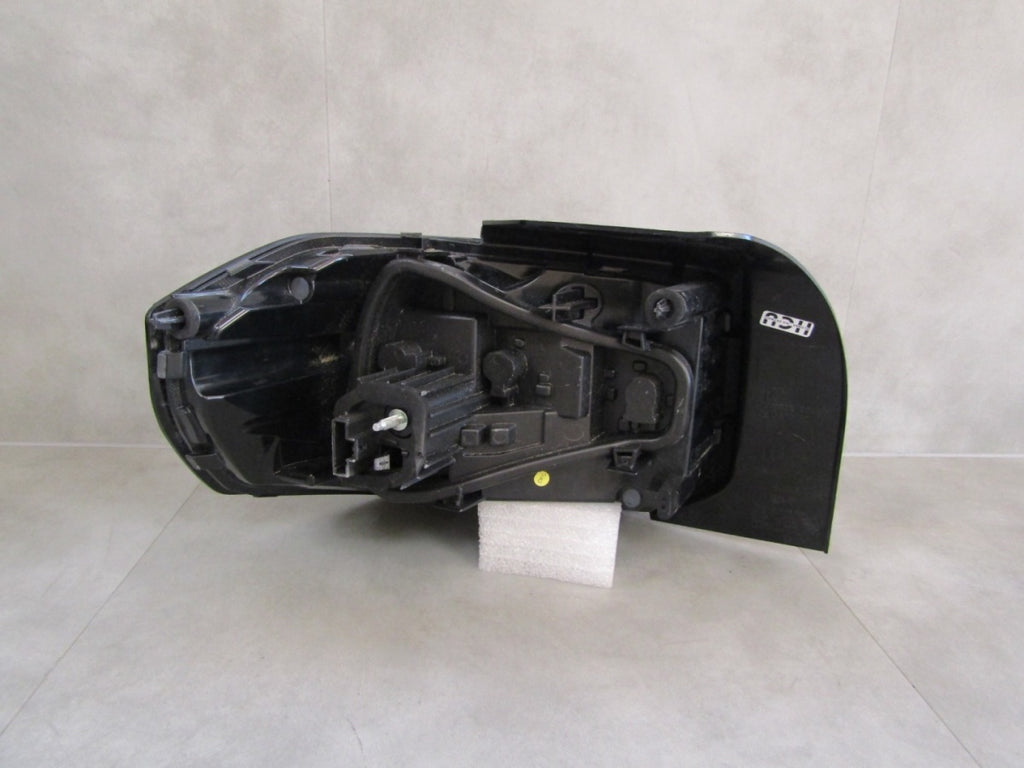 komplet lamp tylnych lijevi desni Citroen C3 IV halogen Z LED 24- 9845616480 9845616680