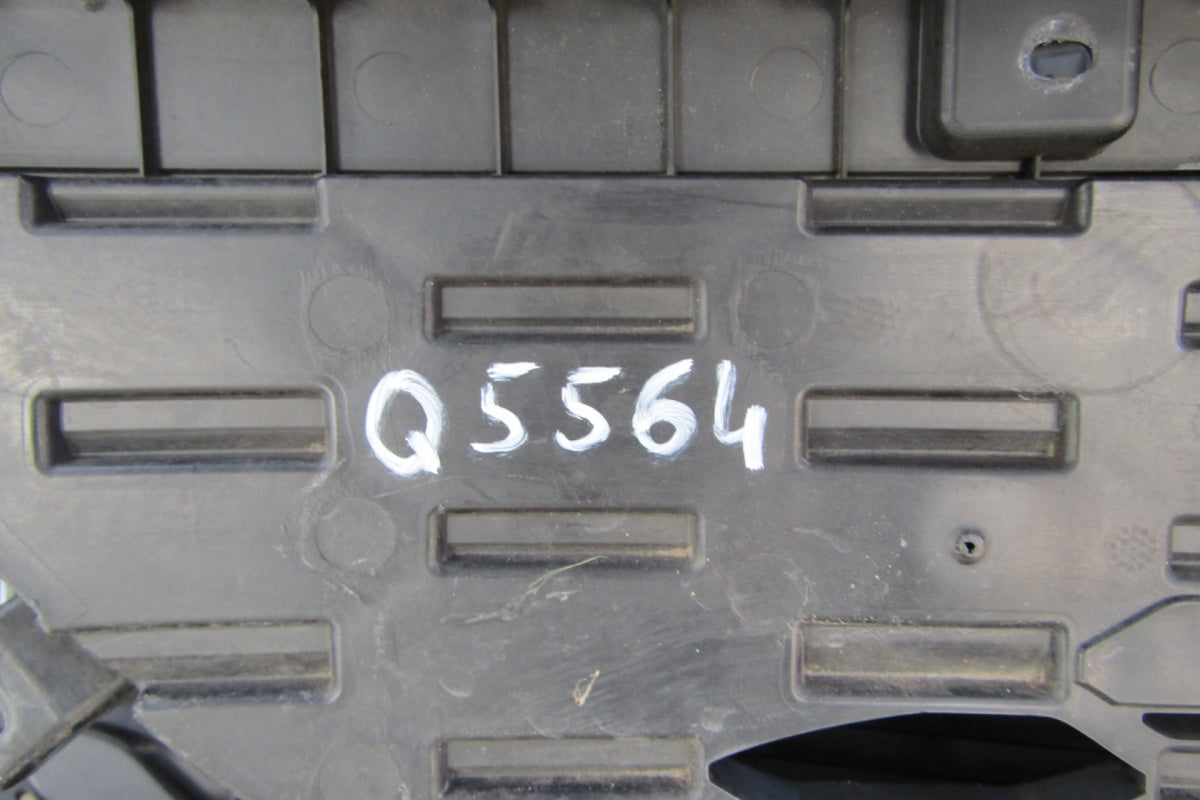 Maska (grill) Kratka zderzaka SsangYong Rodius 12-15