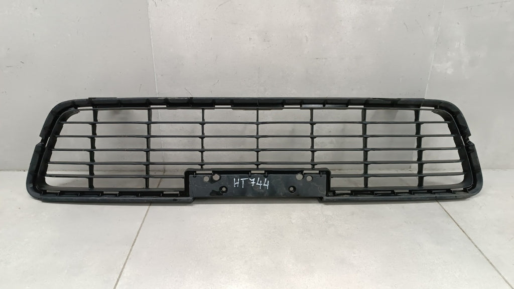 Maska (grill) Kratka Toyota Hilux 8 VIII 15-18
