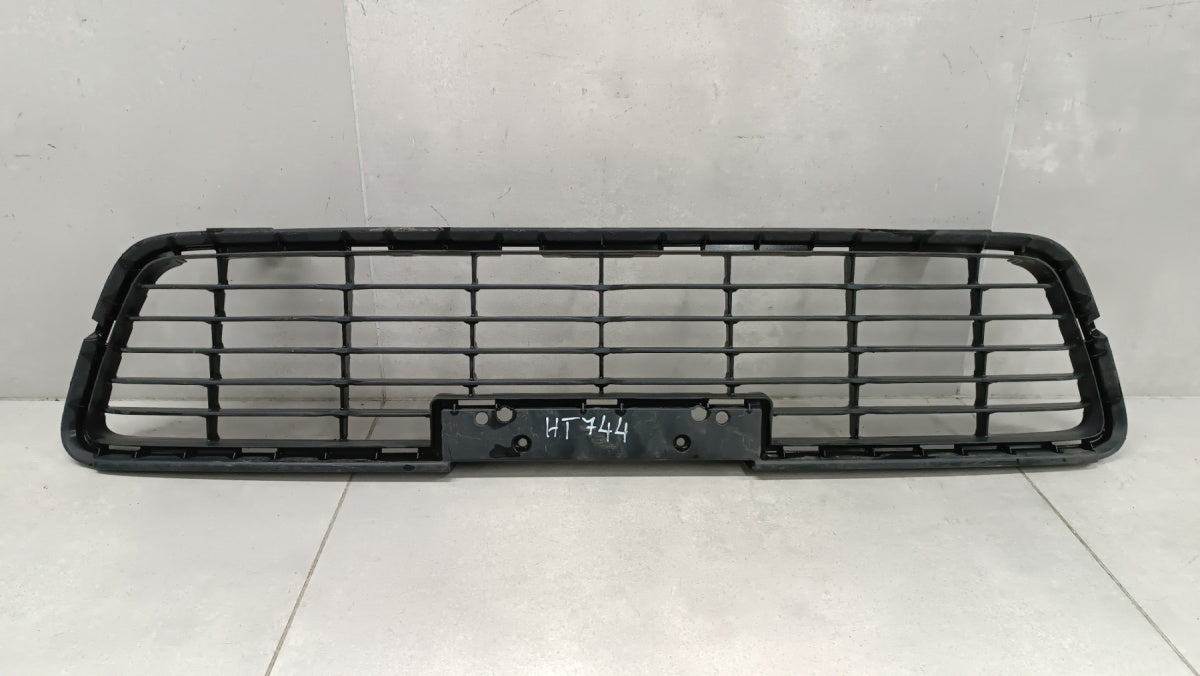Maska (grill) Kratka Toyota Hilux 8 VIII 15-18