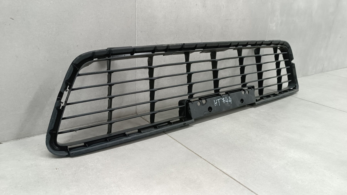 Maska (grill) Kratka Toyota Hilux 8 VIII 15-18
