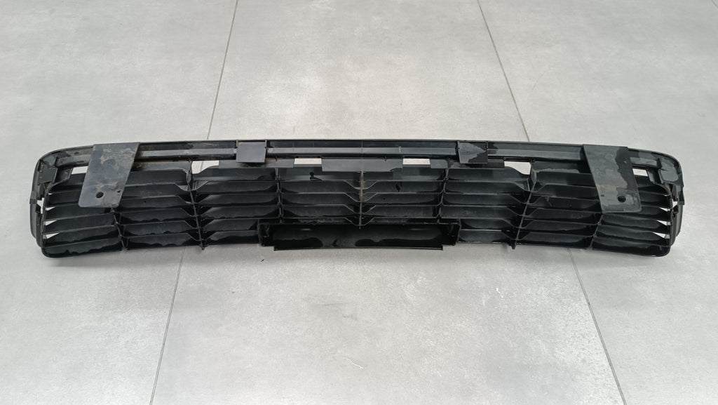Maska (grill) Kratka Toyota Hilux 8 VIII 15-18