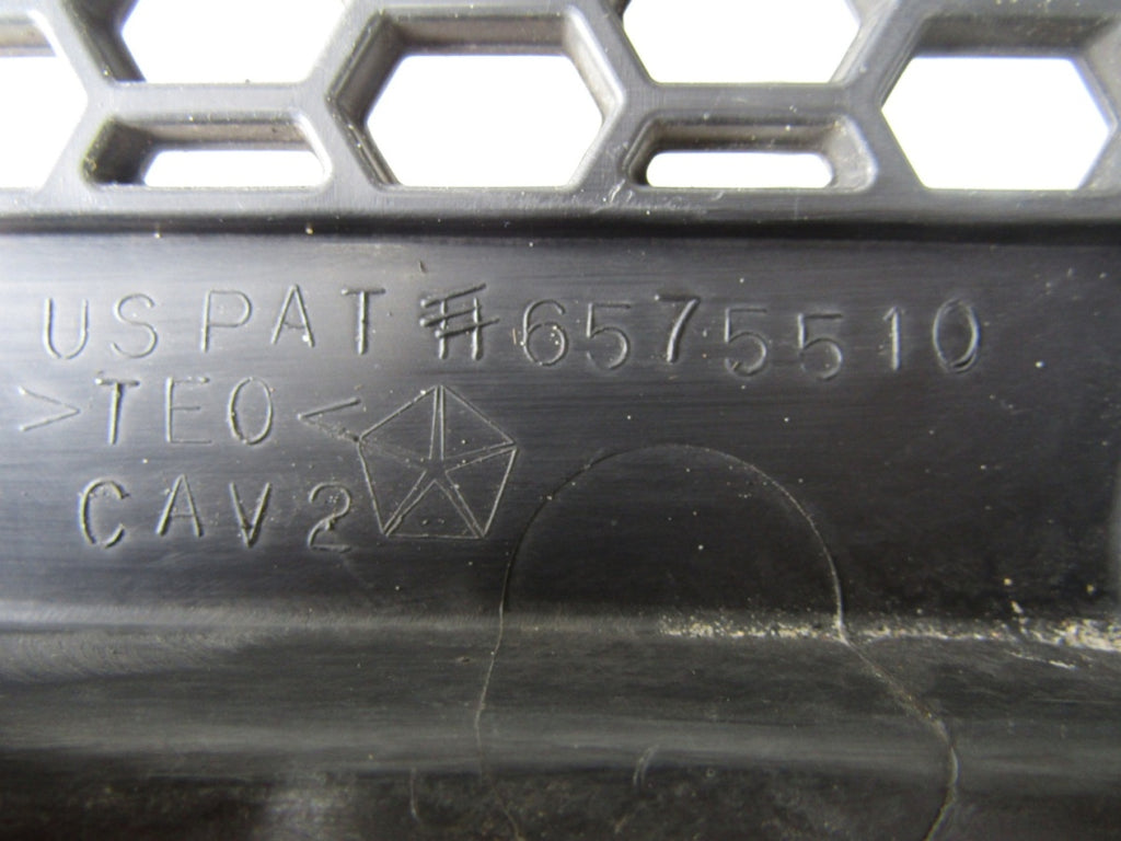 Maska (grill) kratka belka zderzaka Chrysler Voyager Caravan 08-12