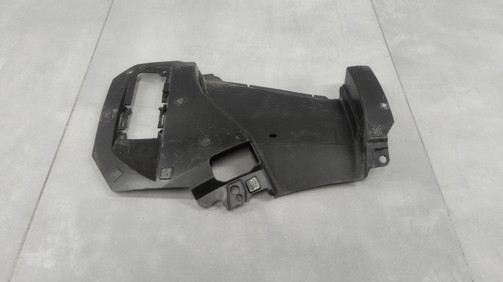 Rešetka WLOTU ZDERZAKA desna prednja MASERATI GRECALE 22-26 OEM 670184189