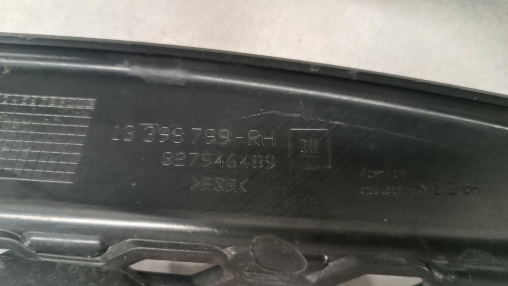 Rešetka desna zderzaka Opel Astra J IV Sport 16-