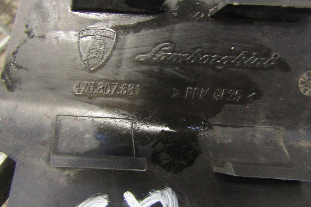 Prednji branik Kratka zaślepka lijevi LAMBORGHINI AVENTADOR ROADSTER 11-