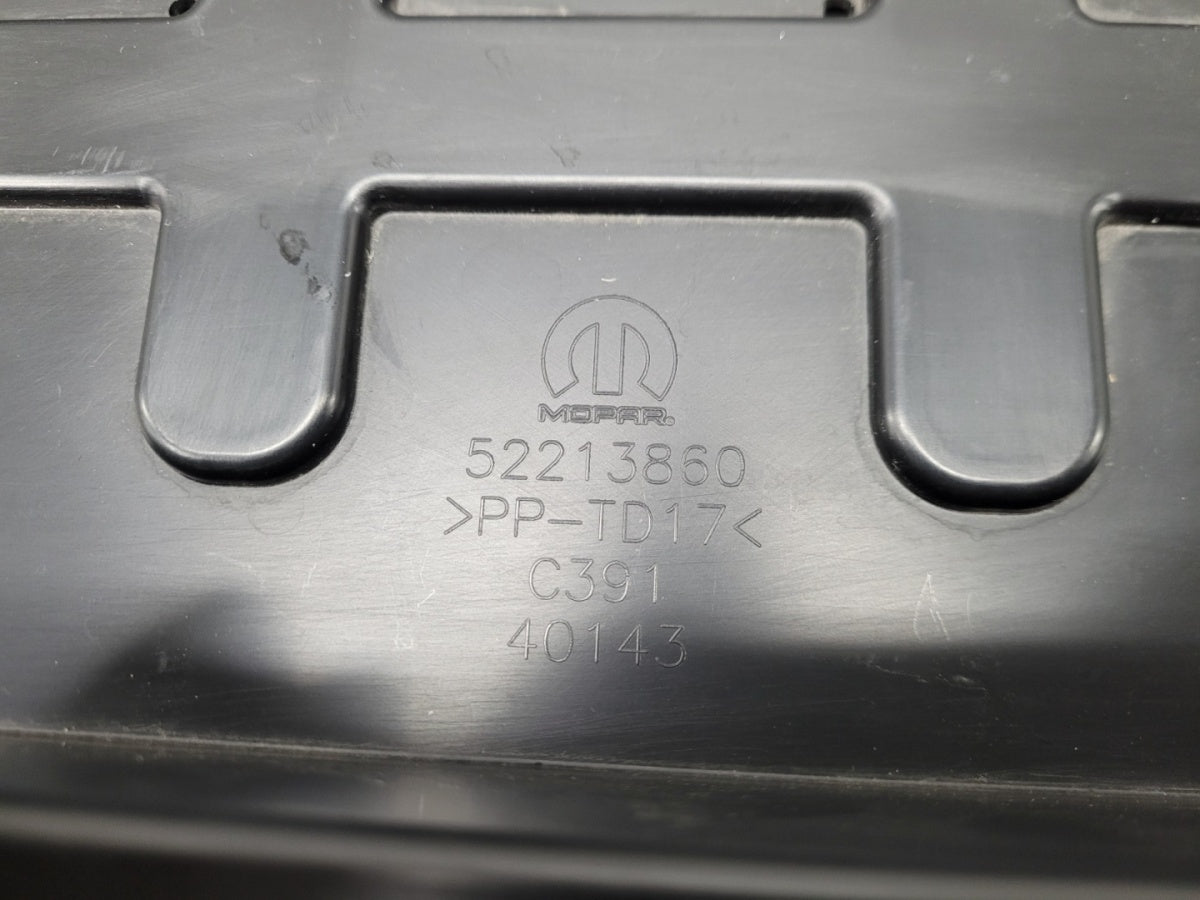 Prednji branik Osłona plyta podłoga pod Fiat 600 23-