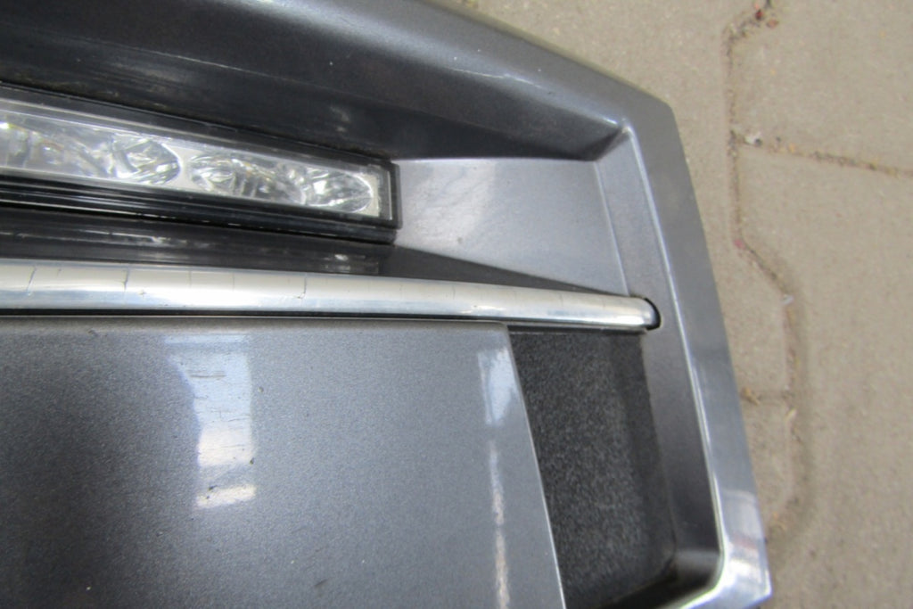 Prednji branik Kratka led boczek desni VW T5 HONEYCOMB SPORTLINE