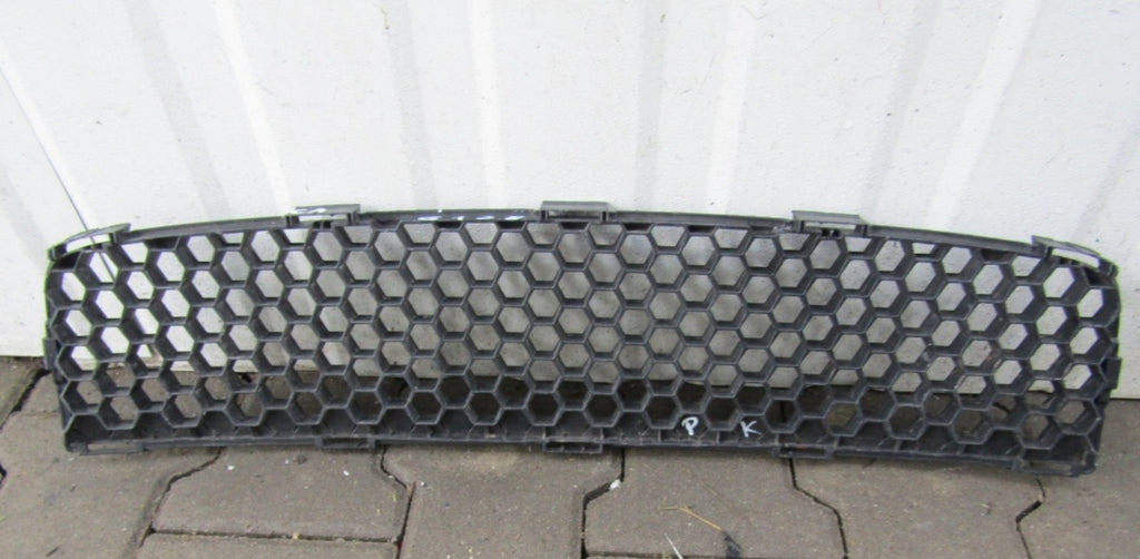 Prednji branik Kratka zaślepka środkowa środek TOYOTA YARIS SR 05-