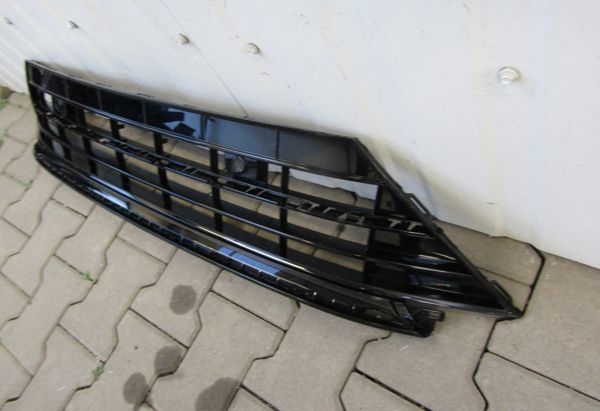 Prednji branik Kratka zaślepka środkowa TIGUAN 2 II R-LINE 16-
