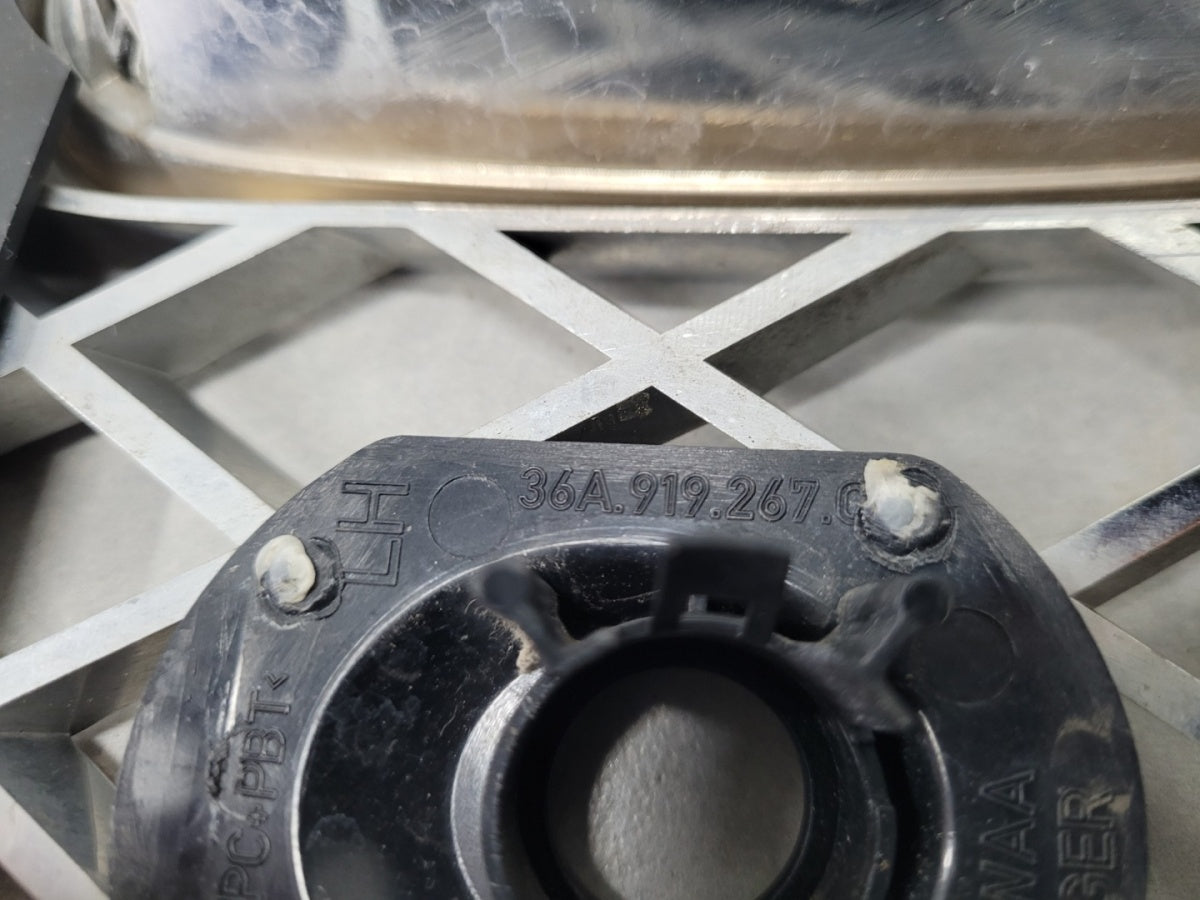 Maska (grill) Kratka lijeva prednja boczny Bentley Bentayga 36A lift 20-23