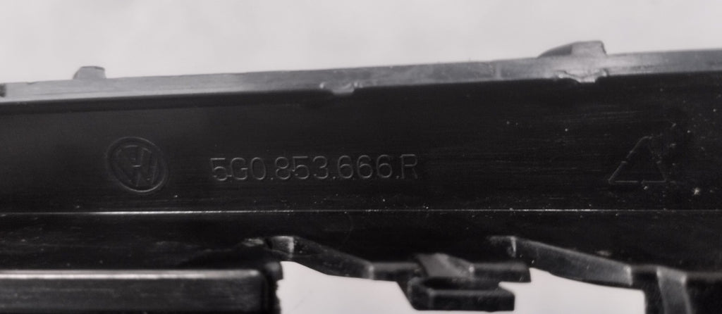 Rešetka branika desni VW Golf VII R Lift 17- 5G0853666R