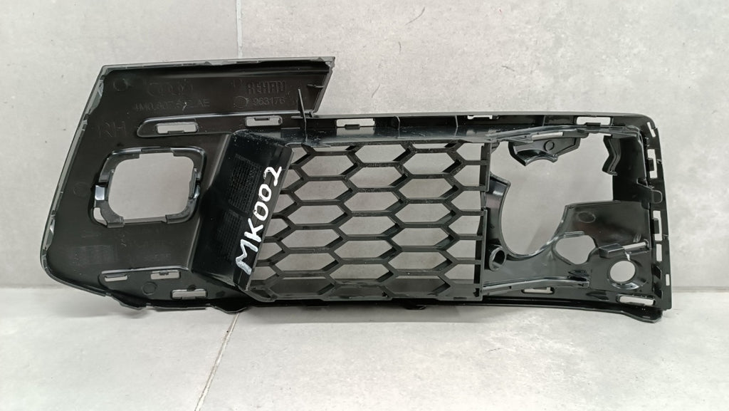 Rešetka branika desna prednja AUDI Q7 E-TRON 4M0 pod radar