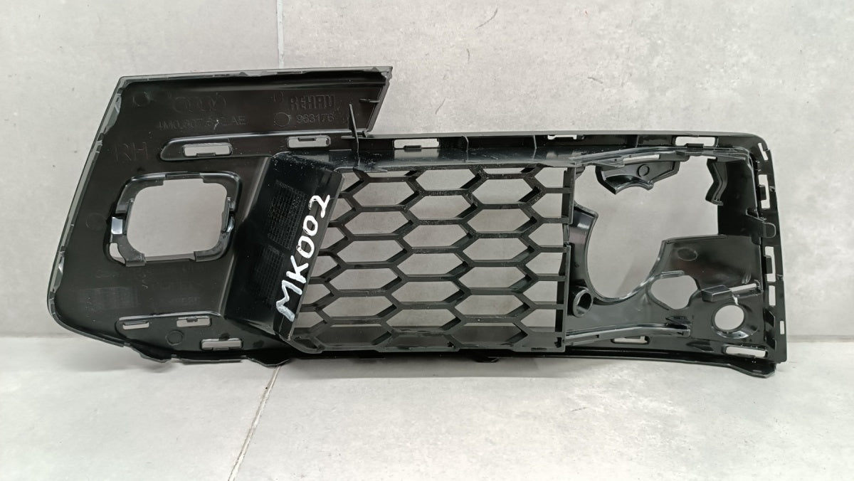 Rešetka branika desna prednja AUDI Q7 E-TRON 4M0 pod radar