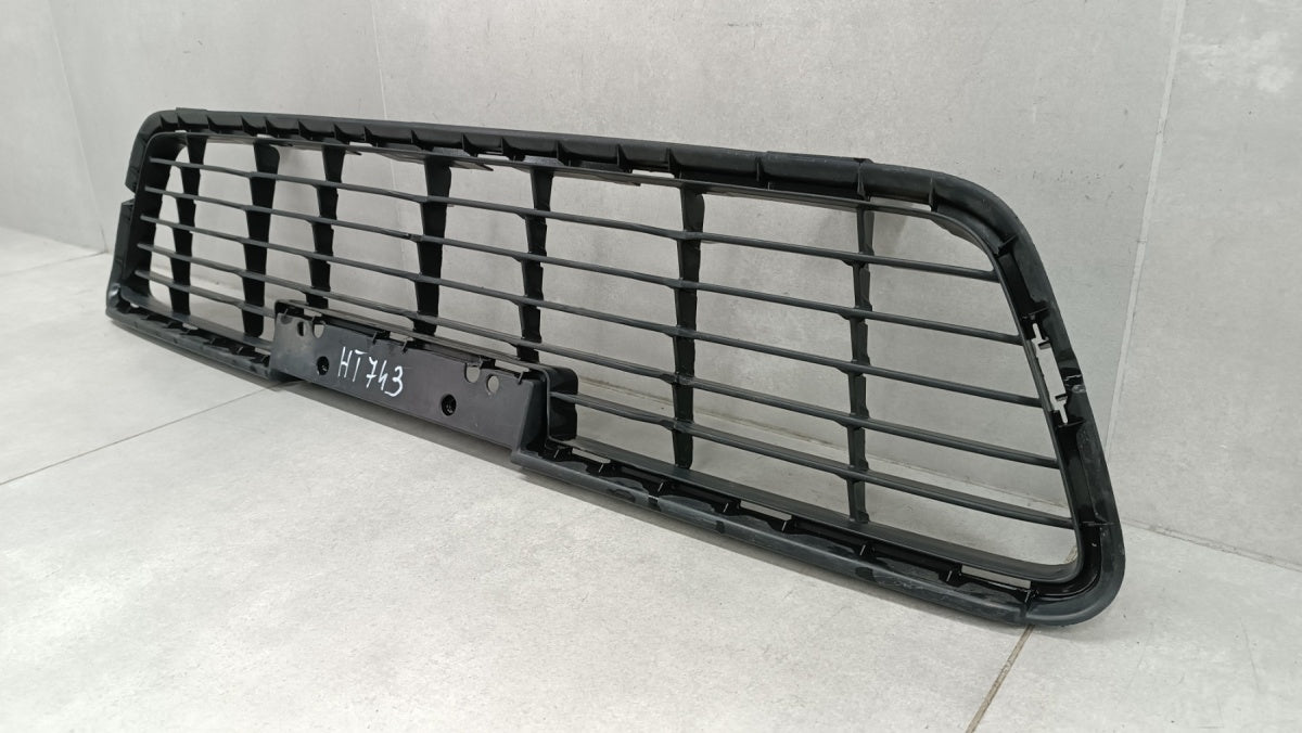 Maska (grill) Kratka Toyota Hilux 8 VIII 15-18