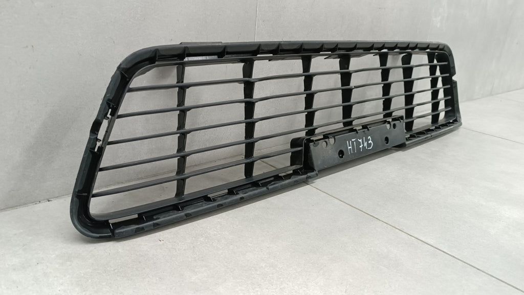 Maska (grill) Kratka Toyota Hilux 8 VIII 15-18