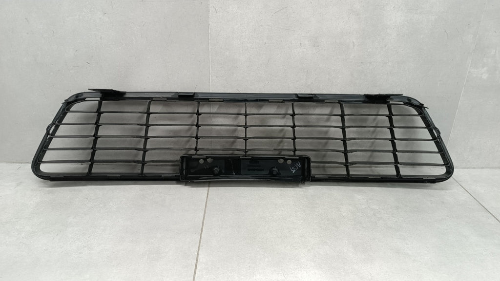 Maska (grill) Kratka Toyota Hilux 8 VIII 15-18