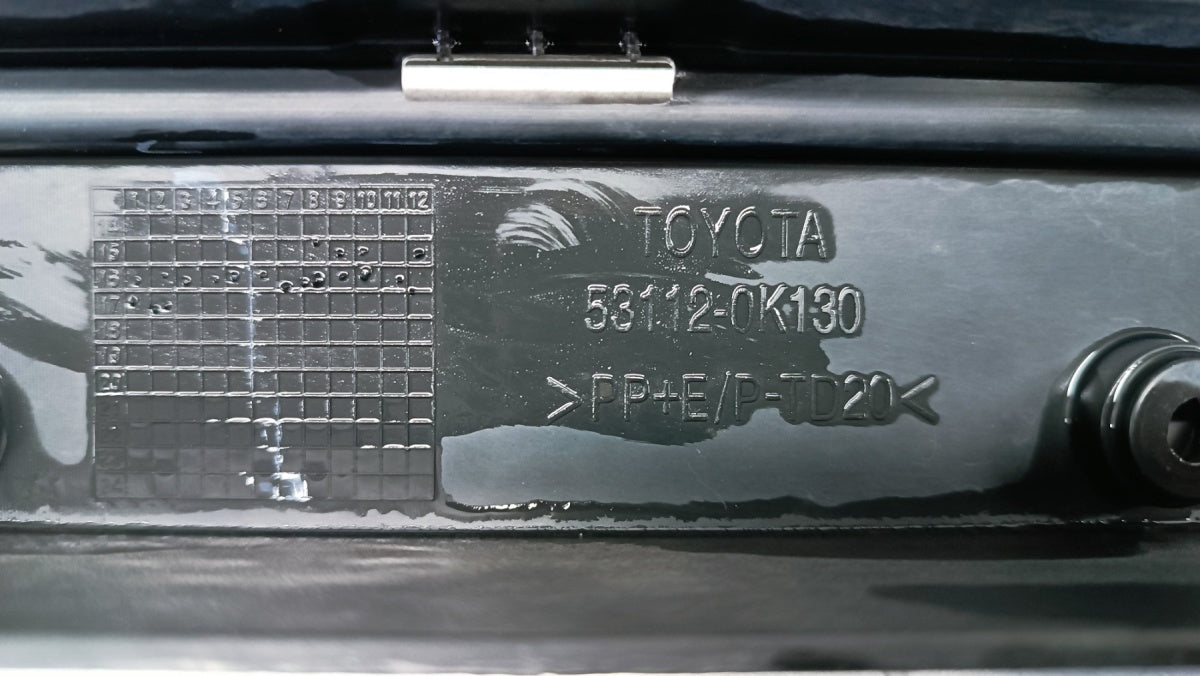 Maska (grill) Kratka Toyota Hilux 8 VIII 15-18