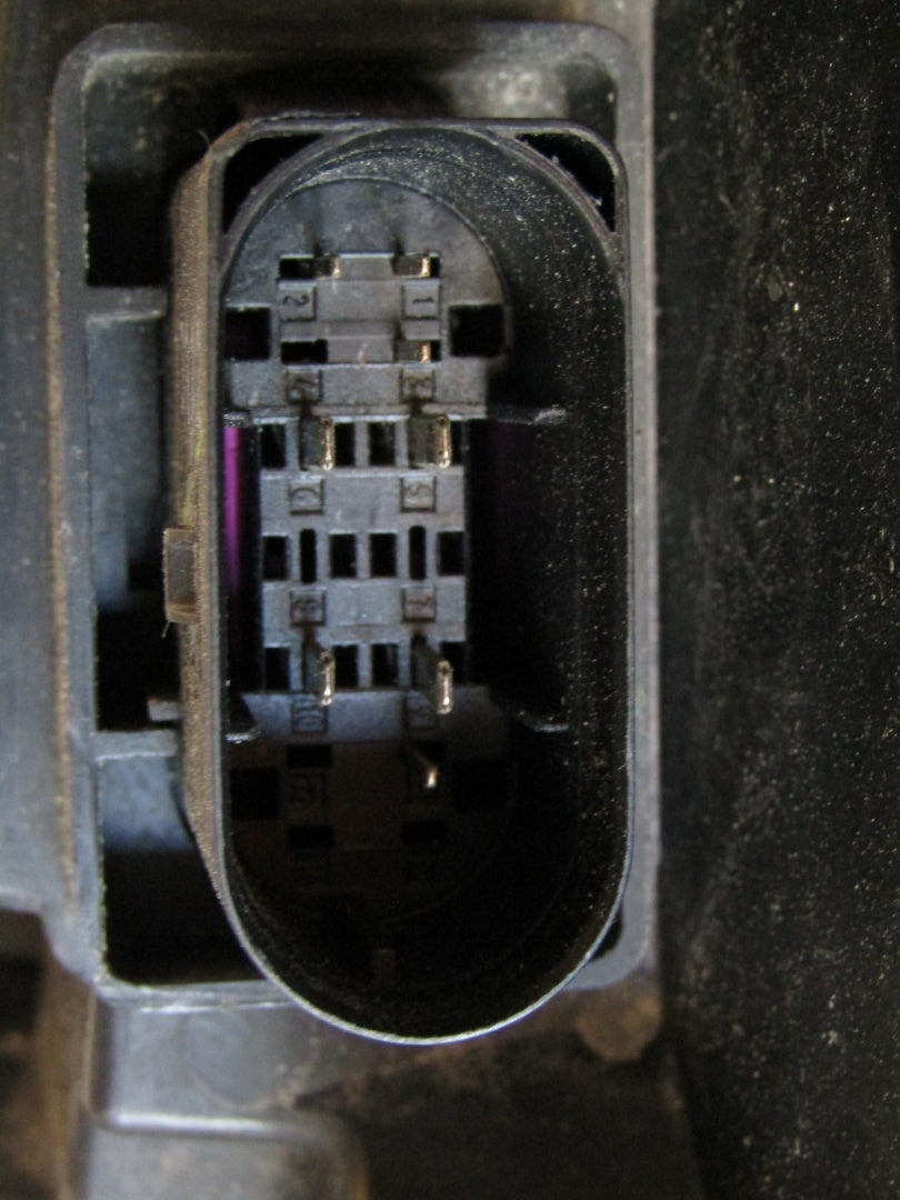 Prednji far MERCEDES ML W166 xenon zakretni 11-15 RH desni A1668202959