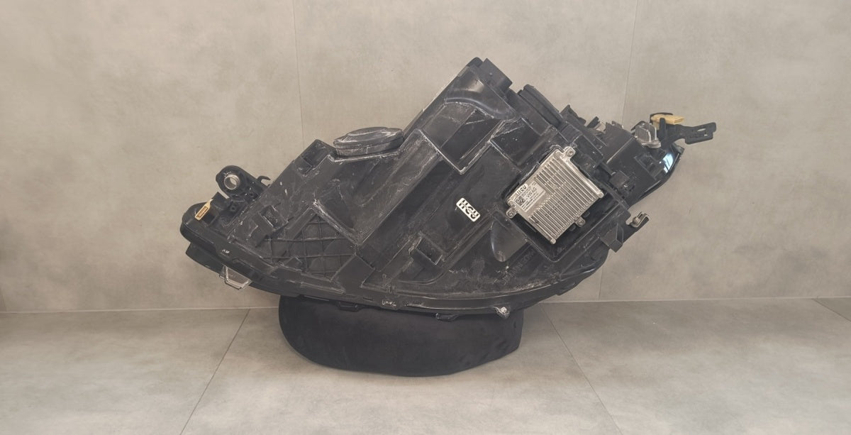 Prednji far VOLKSWAGEN VW GOLF 8 VIII LED 19-24 RH desni 5H1941006