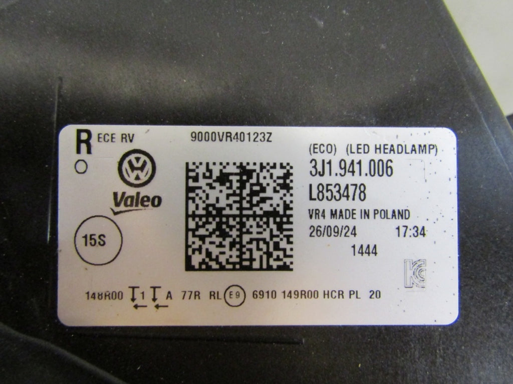 Prednji far VOLKSWAGEN PASSAT B9 FULL LED ECO 23- RH desni 3J1941006