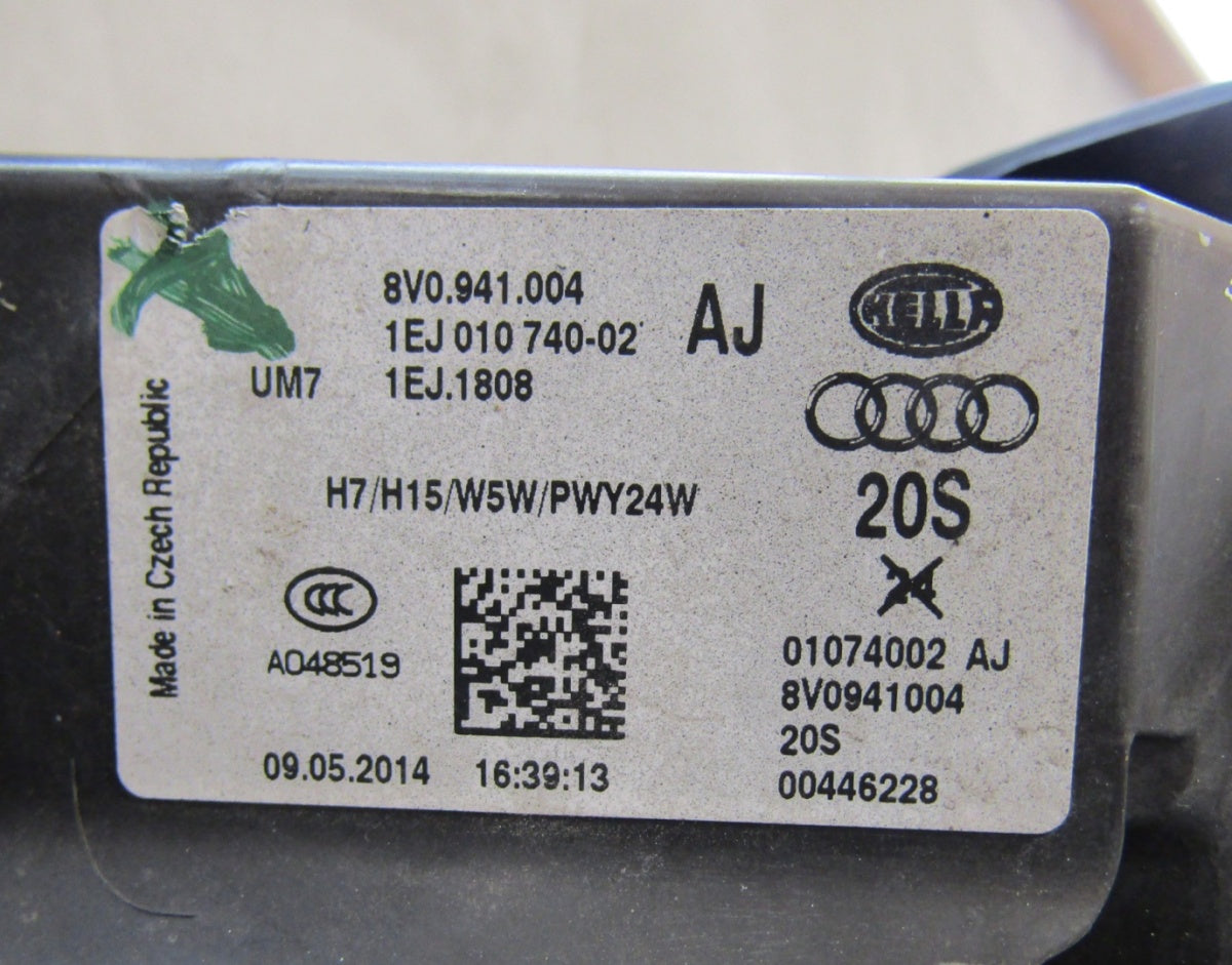 Prednji far AUDI A3 8V0 halogen 13-16 RH 8V0.941.004