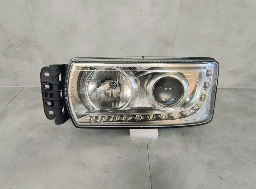 Prednji far IVECO STRALIS lijevi LH xenon 13-16 5801745441