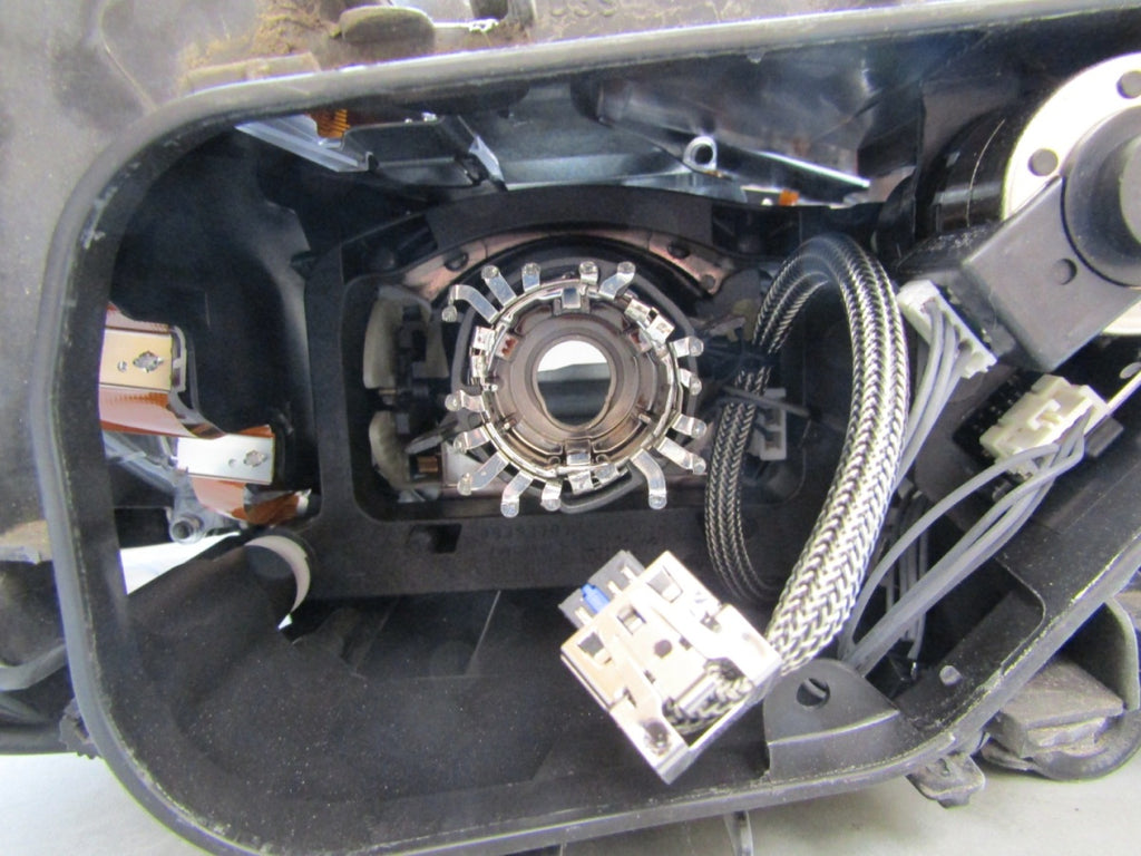 Prednji far AUDI Q7 4L xenon nezakretni LIFT 09-15 LH 4L0941029