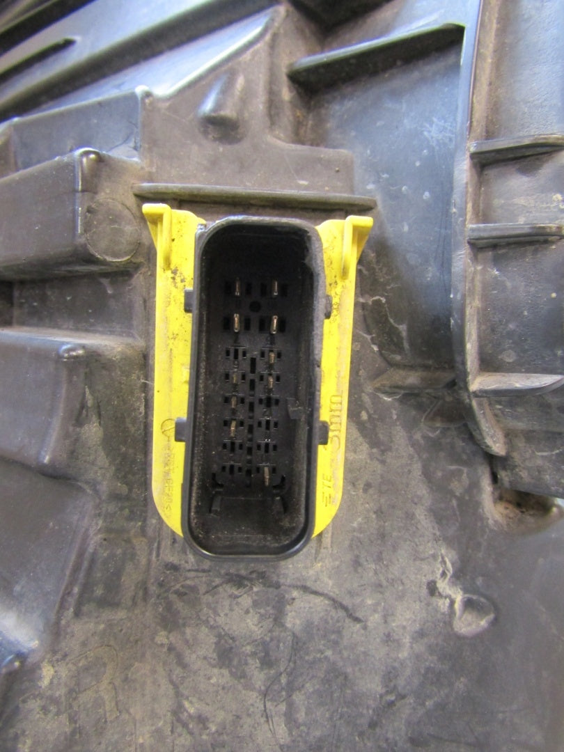 Prednji far VOLVO FH5 FH16 LED LIFT 20- LH desni 24056510