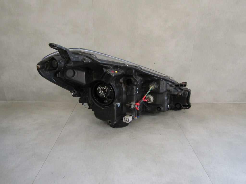 Prednji far TOYOTA YARIS 3 III LIFT halogen sa sočivom 14-17 LH