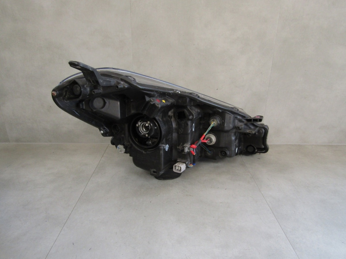 Prednji far TOYOTA YARIS 3 III LIFT halogen sa sočivom 14-17 LH