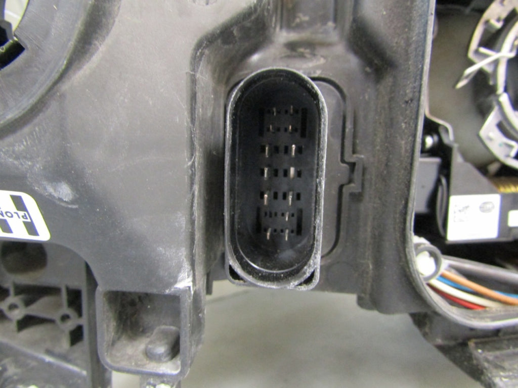 Prednji far Audi A6 C6 xenon zakretni 04-08 LH 4F0941029