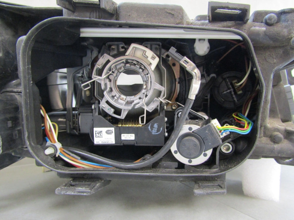 Prednji far Audi A6 C6 xenon zakretni 04-08 LH 4F0941029