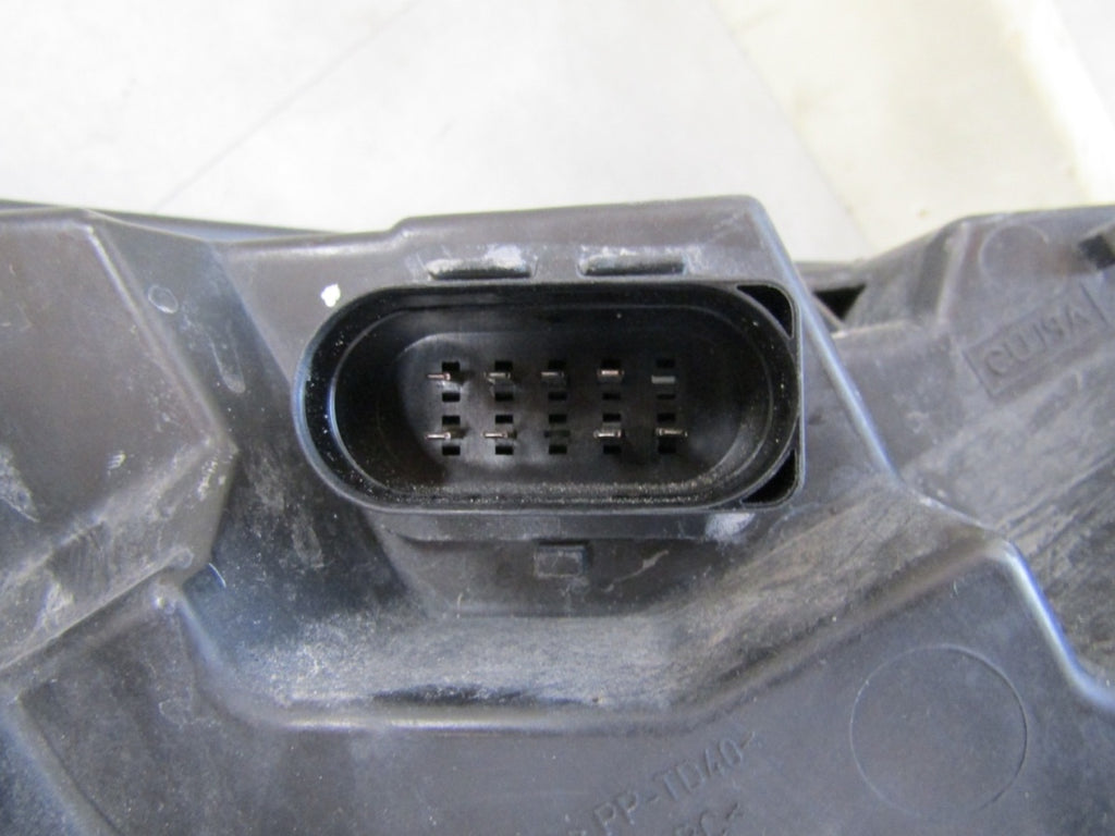 Prednji far FORD TRANSIT CUSTOM LIFT halogen sa sočivom LED 17-23 LH JK21-13W030-DG