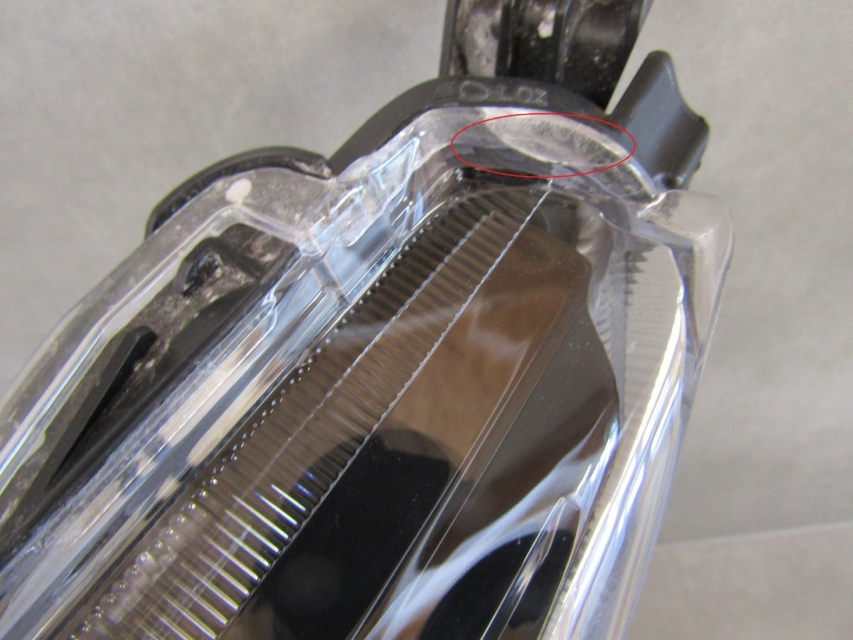 Prednji far TOYOTA COROLLA E21 SEDAN halogen sa sočivom LH 18- 81150-02T31-00