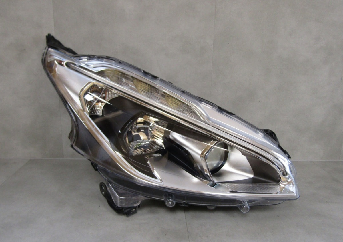 Prednji far PEUGEOT 208 I LIFT halogen sa sočivom 15-19 desni RH desni