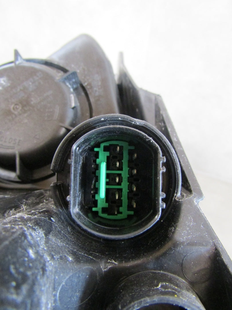 Prednji far KIA CEED 3 III LIFT halogen sa sočivom crni 21- RH desni 92102J7051