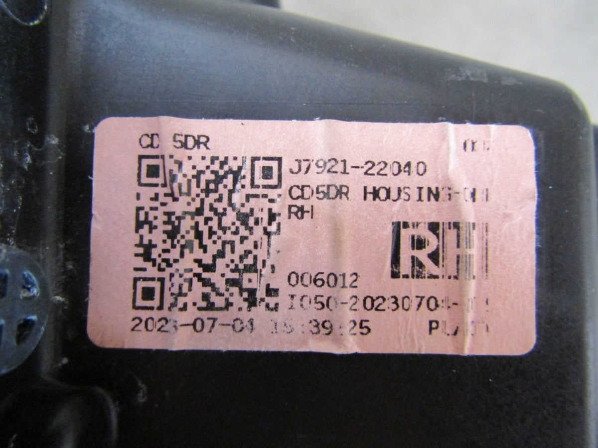 Prednji far KIA CEED 3 III LIFT halogen sa sočivom crni 21- RH desni 92102J7051
