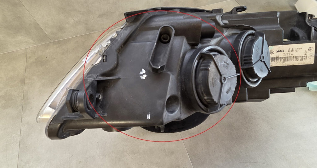 Prednji far VOLKSWAGEN EOS 1Q1 xenon zakretni desni RH 05-10 1Q1941752B