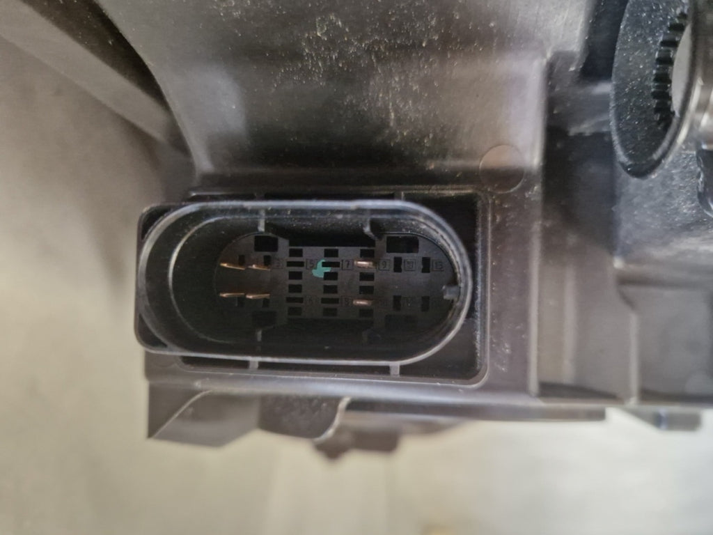 Prednji far MERCEDES EQA EQB FULL LED PERFORMANCE RH desni 21-24