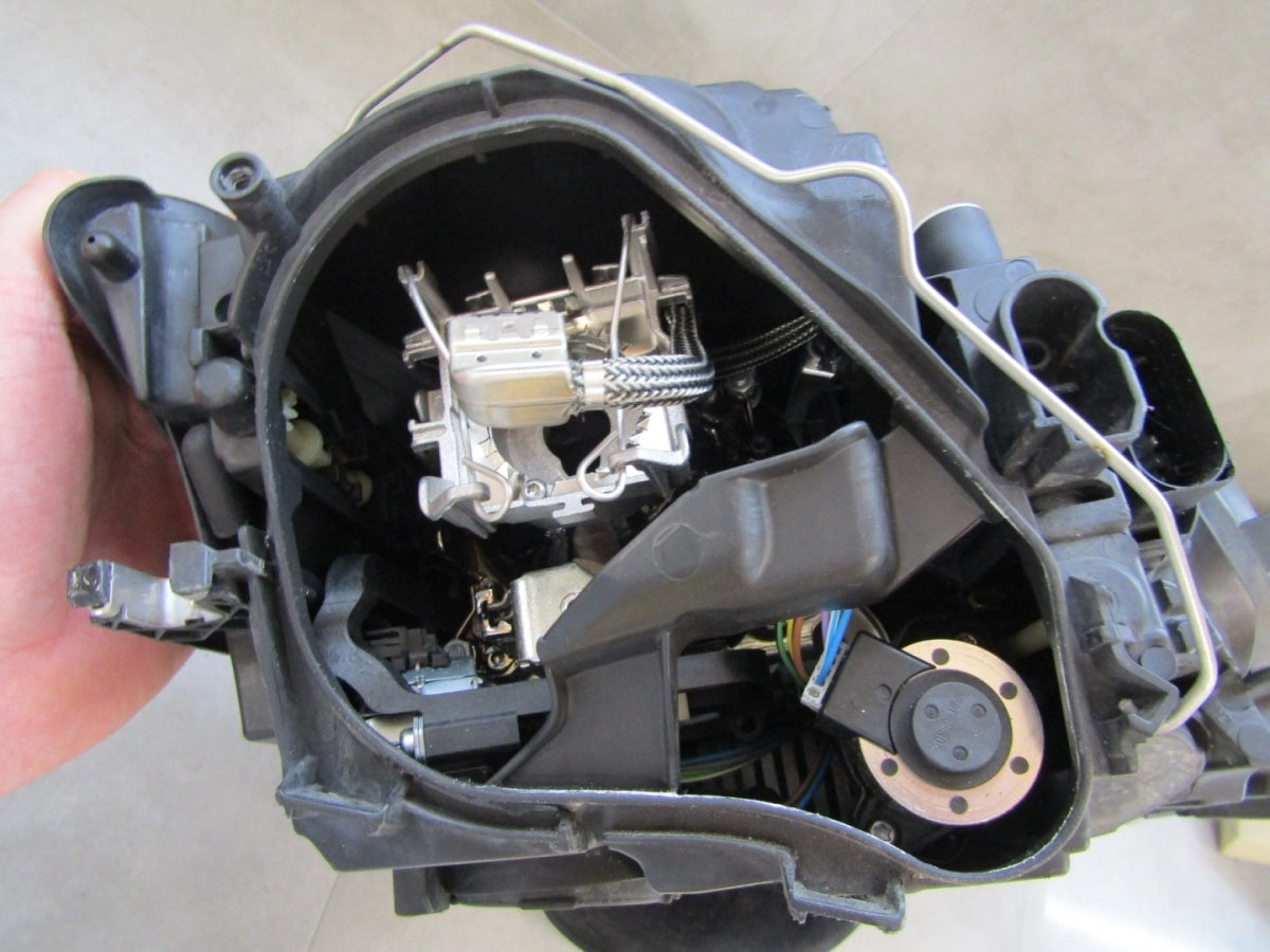 Prednji far AUDI TT 8J0 xenon zakretni LH lijevi 06-14 8J0941003H