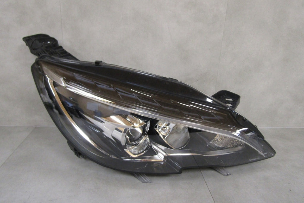 Prednji far PEUGEOT 308 T9 LIFT halogen sa sočivom 17-21 RH desni