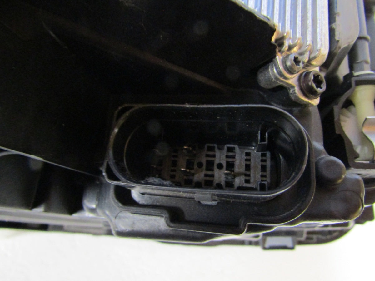 Prednji far VOLKSWAGEN PASSAT B9 FULL LED TOP 23- LH 3J1941035